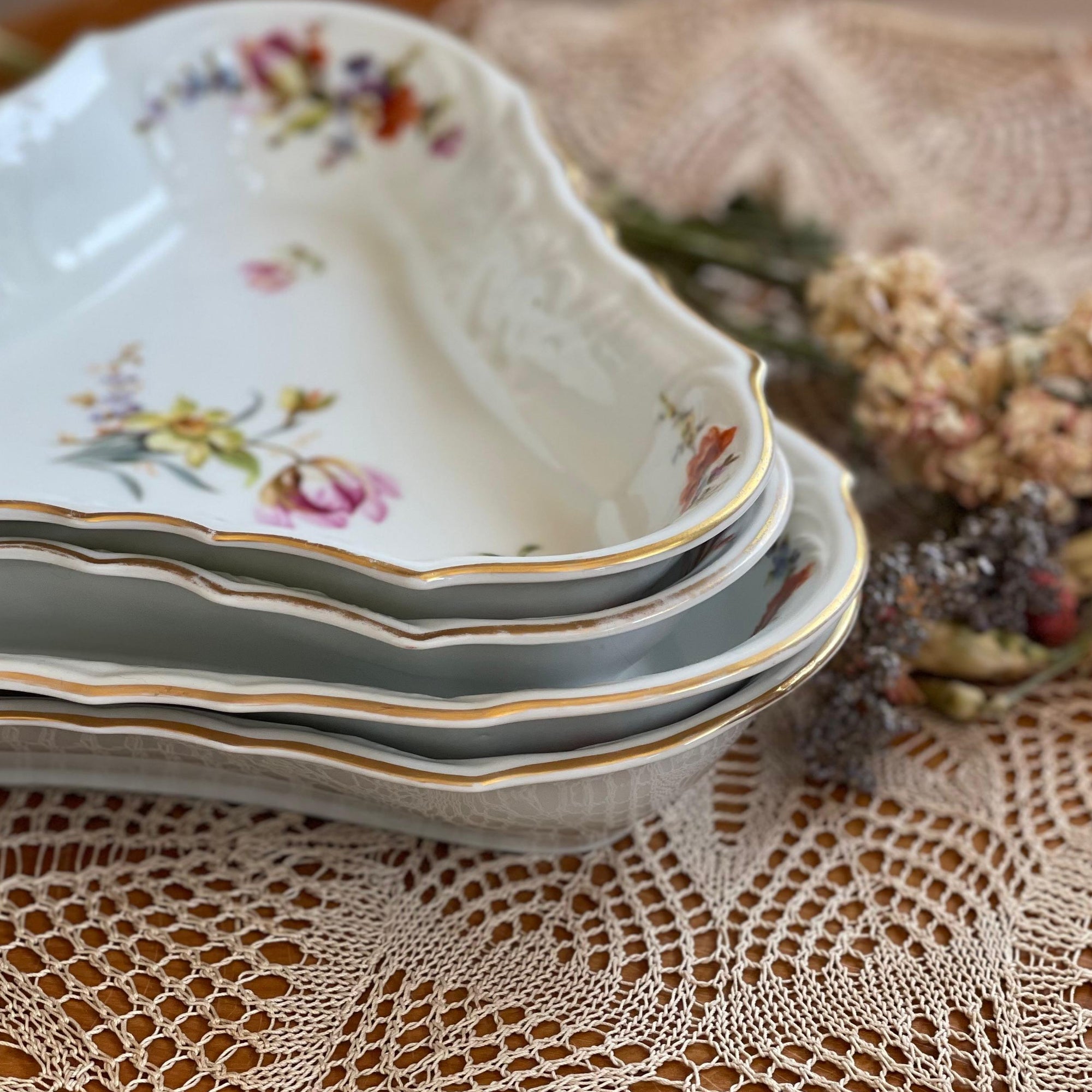 Petisqueira Média Triangular Fraureuth