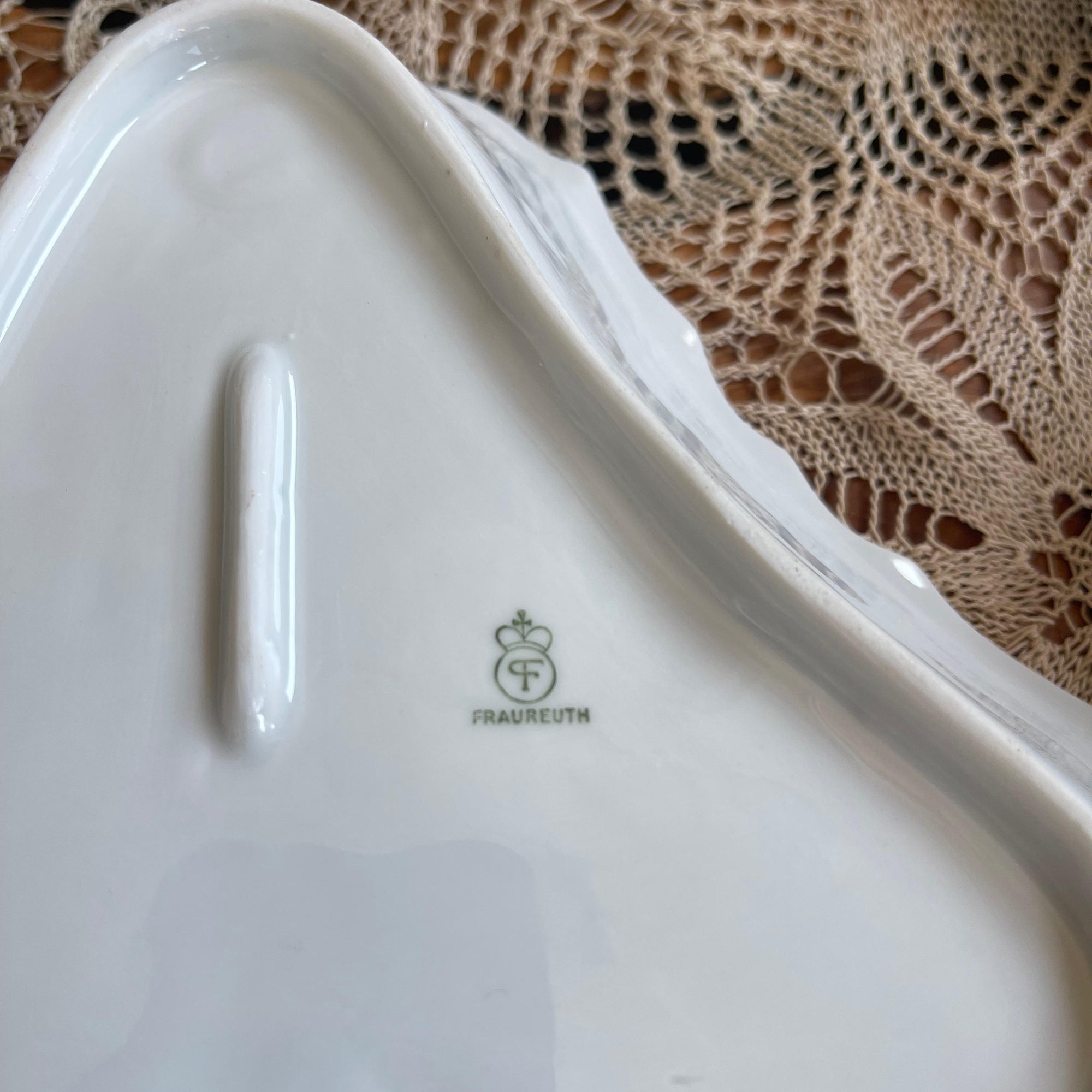 Petisqueira Média Triangular Fraureuth